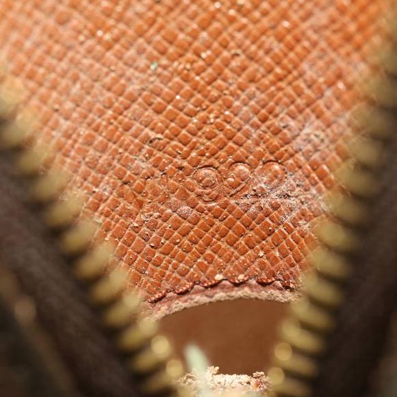 LOUIS VUITTON Monogram Trousse Demi Ronde Cosmetic Pouch M47520 LV Auth 49355 - Picture 12 of 16